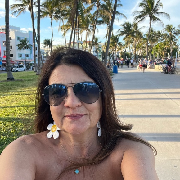 Meet your Posher, Angela - Picture 1 of 1